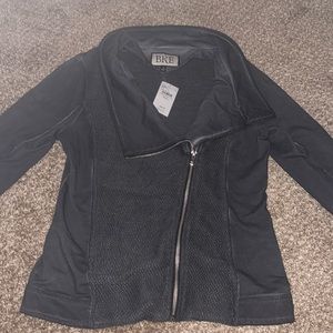 Asymmetric Buckle Zip-up